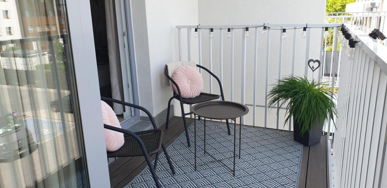 Nowoczesny Apartament Z Garazem Morelova 그단스크 외부 사진